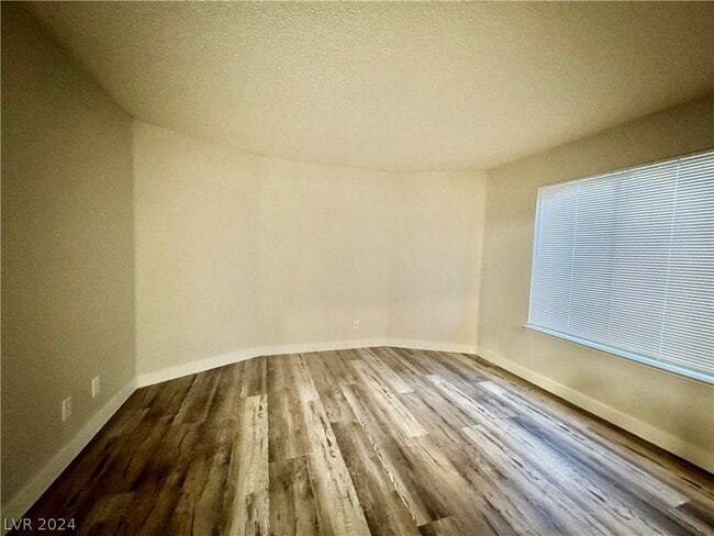 Building Photo - 3821 N Dream St