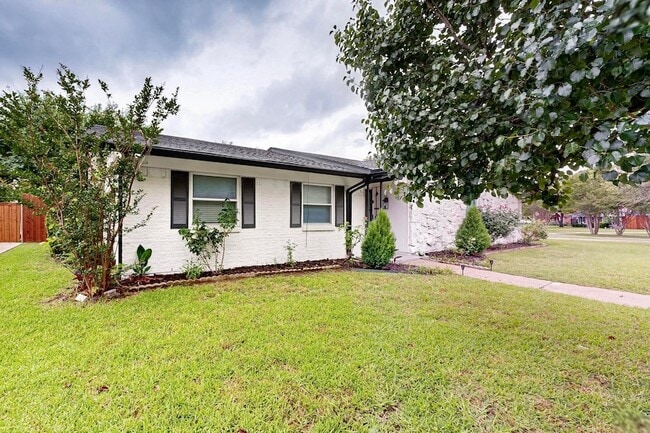Photo - 3264 Northaven Road Unit House