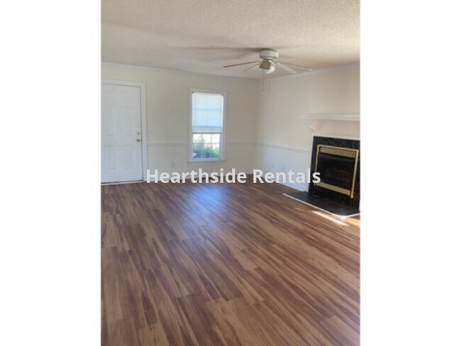 Foto del edificio - 725 Dusk Ct