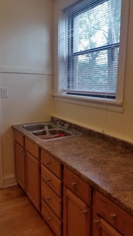 Building Photo - Remodeled 1 bedroom on Montrose / Cicero
