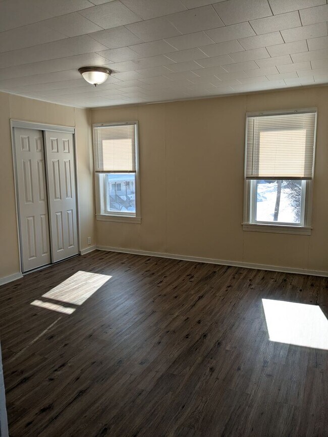 Building Photo - 2 bedroom 1 bath Koppel