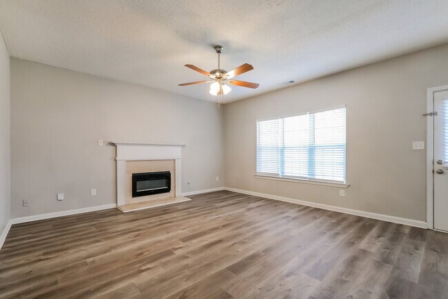 Building Photo - 3715 Summit Trce