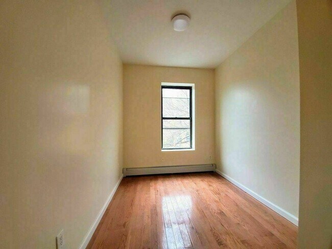 Foto del edificio - 1673 Grove St
