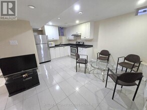 Building Photo - 40 Bellcrest Rd