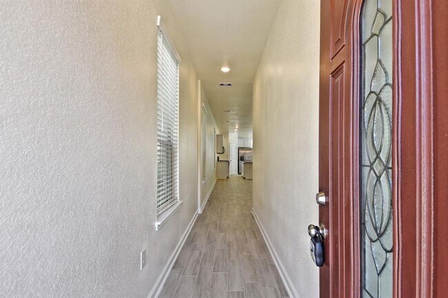 Building Photo - Brand new 3 bed/ 2.5 bath home in peaceful...