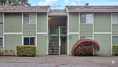 Building Photo - 1002 N 195th St