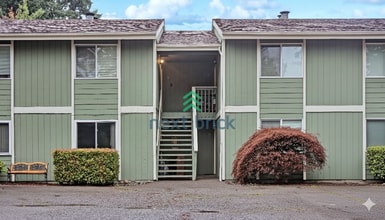 Building Photo - 1002 N 195th St