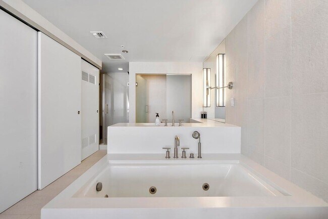 Foto del edificio - 3101 Bayshore Dr