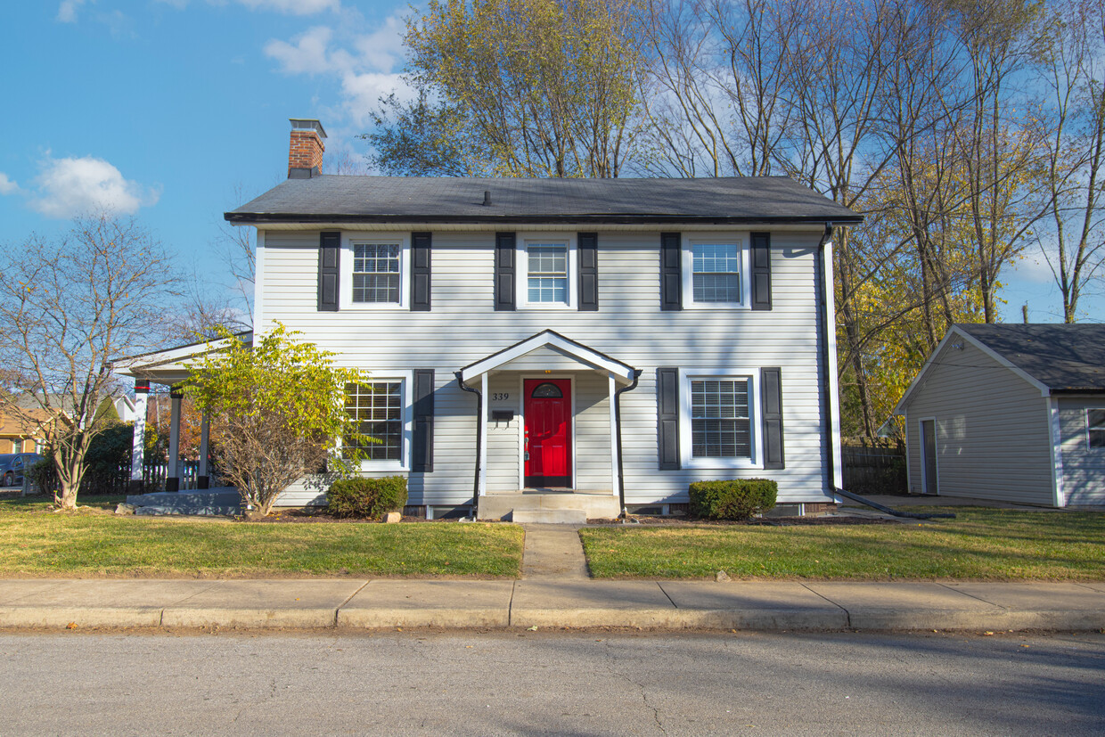 Front - 339 W Hampton Dr