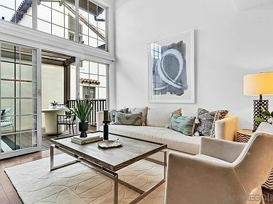 Foto del edificio - 8696 Villa La Jolla Dr