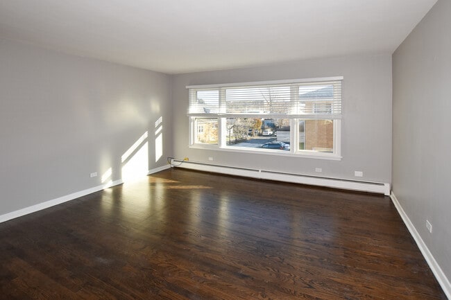 Foto del edificio - 6925 N Rosemary Ln