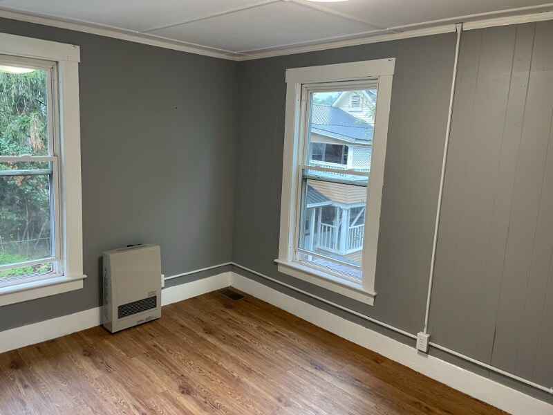 139 Central St Unit 2, St Johnsbury, VT 05828 Room for Rent in St