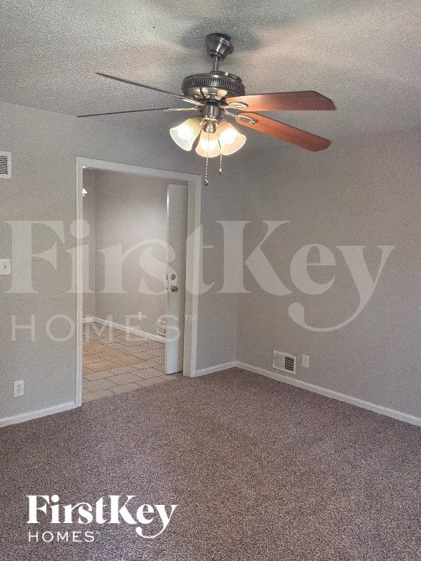 Building Photo - 9807 Drury Ave