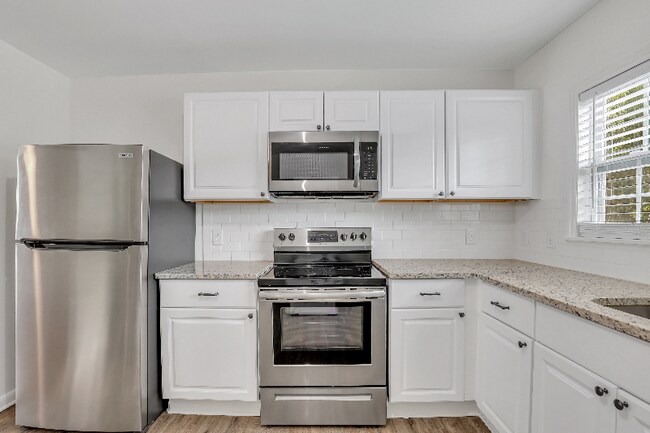 Building Photo - 212 W 57th St