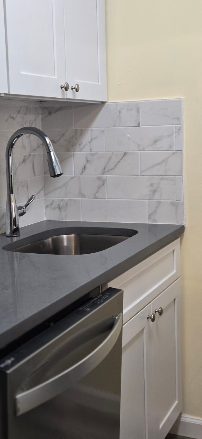 Building Photo - 13835 Elder Ave