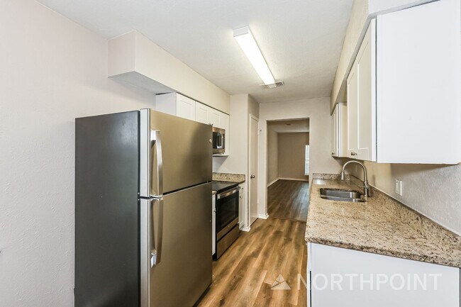 Foto del edificio - 4 BR/2BA | Newly Renovated Single Family Home | Covered Patio  | Fenced backyard!