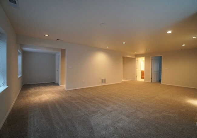 Building Photo - 5420 Backglen Dr