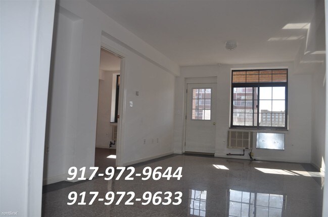 Building Photo - 2330 30th Dr