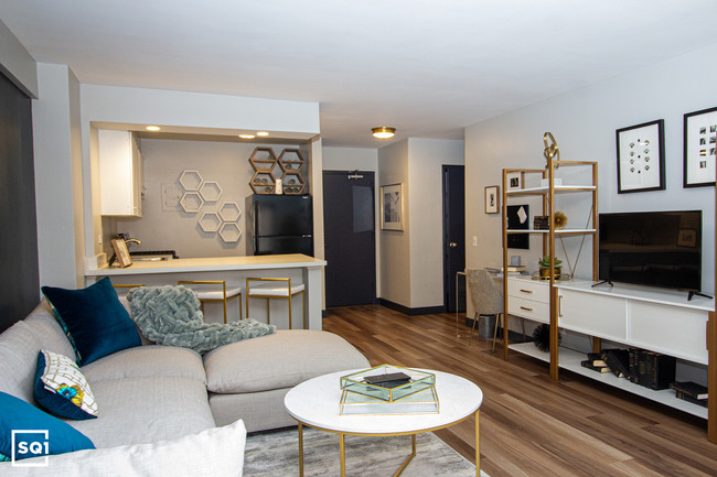 Building Photo - GOLD COAST: Lake Views, Roof Deck, Renovated