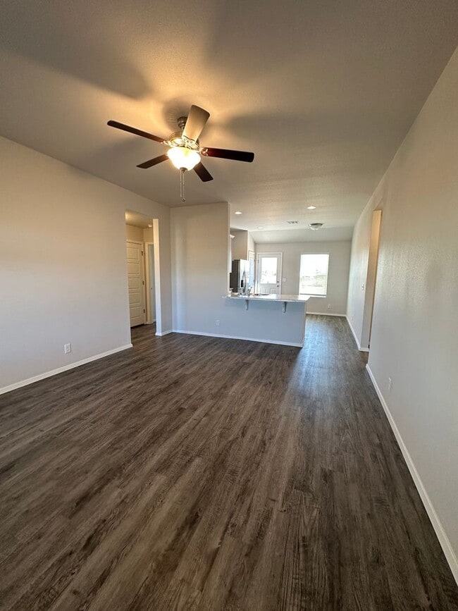 Building Photo - *Pre-Leasing* Three Bedroom, Two Bath Home...