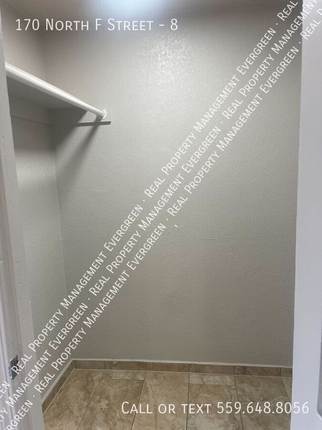 Foto del edificio - 170 N F St