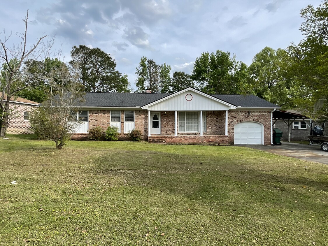 Primary Photo - 137 Clay St