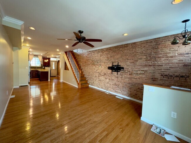 Foto del edificio - Charming 2BD/3BA Townhome in Highlandtown, Baltimore, MD!