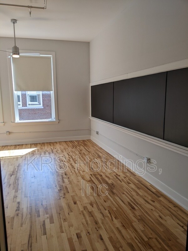 Foto del edificio - 306 N Road St