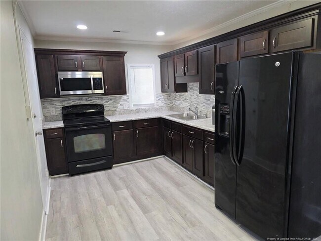 Building Photo - 2031 Womble Dr