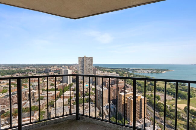 Foto del edificio - 3660 N Lake Shore Dr