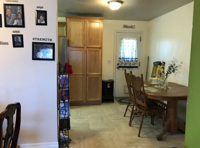 Nook area - 13983 Van Nuys Blvd