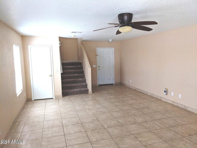 Foto del edificio - 7500 E Deer Valley Rd