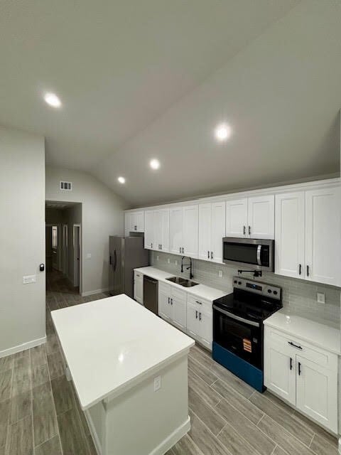 Building Photo - 16938 W Lynbrook