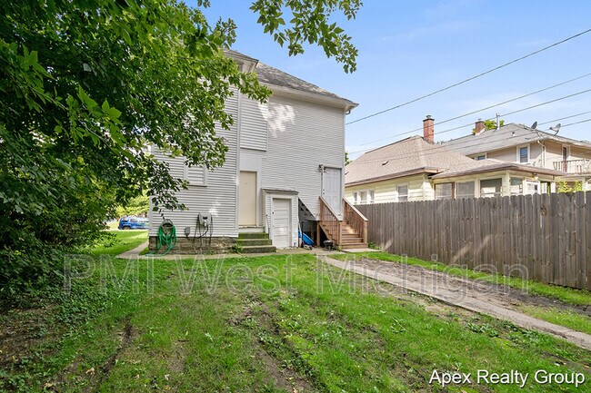 Foto del edificio - 1530 Quarry Ave NW