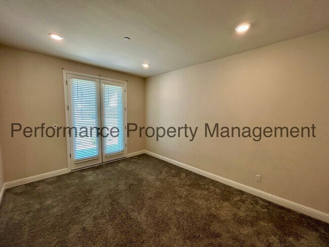 Foto del edificio - 3608 Oak Lake Ln