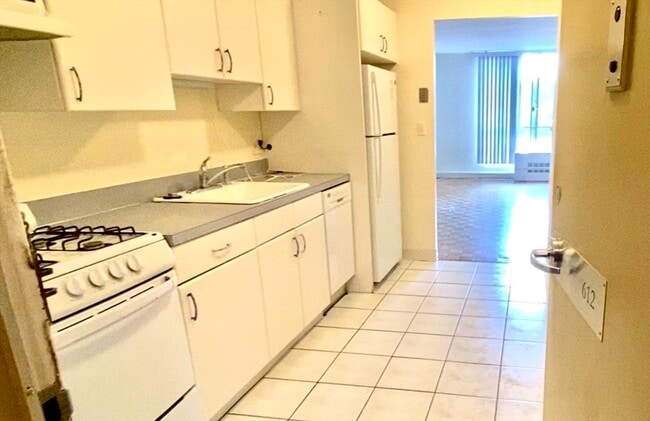 Building Photo - 44 Washington St