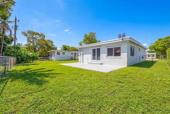 Building Photo - 6447 SW 10th St