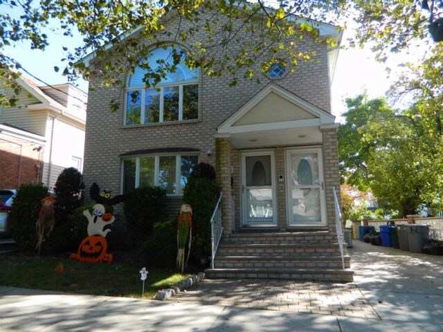 Foto principal - 2408 Woodhull Ave