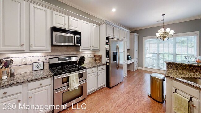 Building Photo - 4 br, 3.5 bath House - 1816 Kennesaw Ln