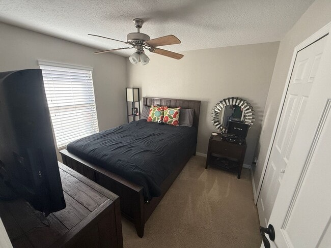 Foto del edificio - 3-Bedroom, 2-Bathroom Home in Waters Edge