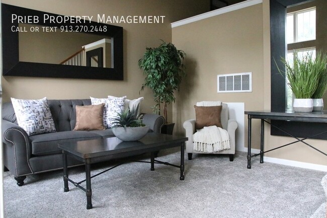 Foto del edificio - Prairie Haven Townhome - Available June 1st