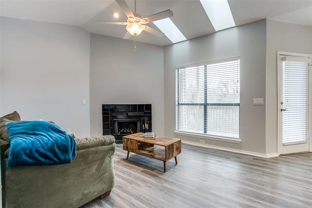 Foto principal - 7340 Skillman St
