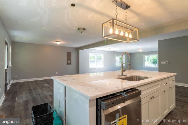 Building Photo - 56 Davis Rd