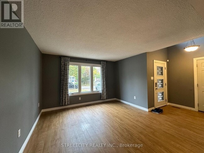 Photo du bâtiment - 21 Beechbank Crescent