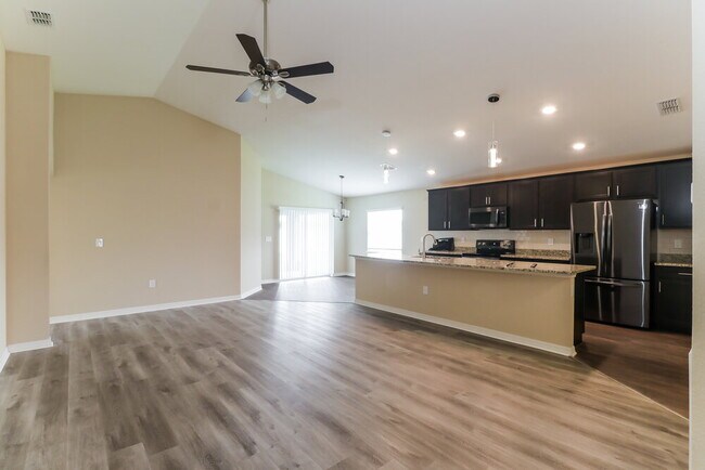 Foto del edificio - 6784 Hanworth Ln