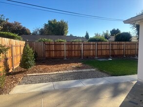 Building Photo - 1166 West Ct