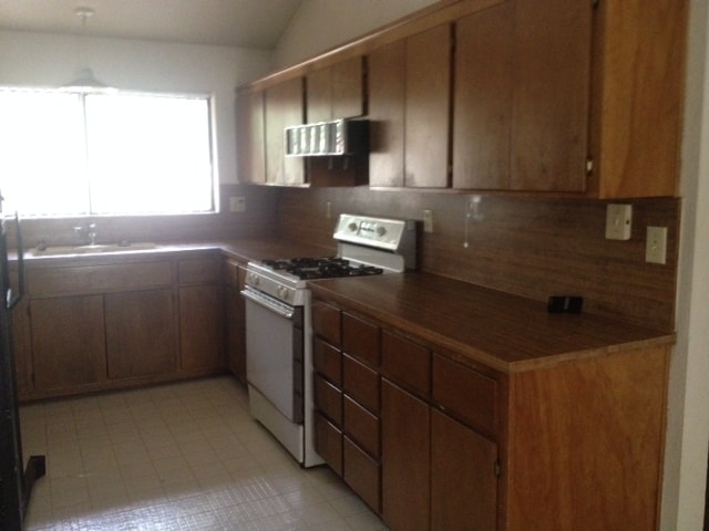 Building Photo - 3321 S Gillenwater Dr
