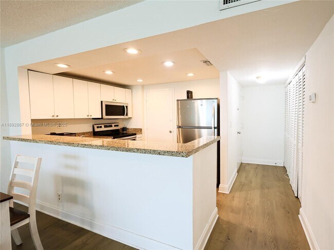 Foto del edificio - 9125 SW 77th Ave