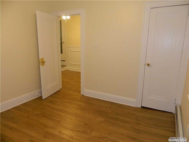 Building Photo - 10 Starks Pl