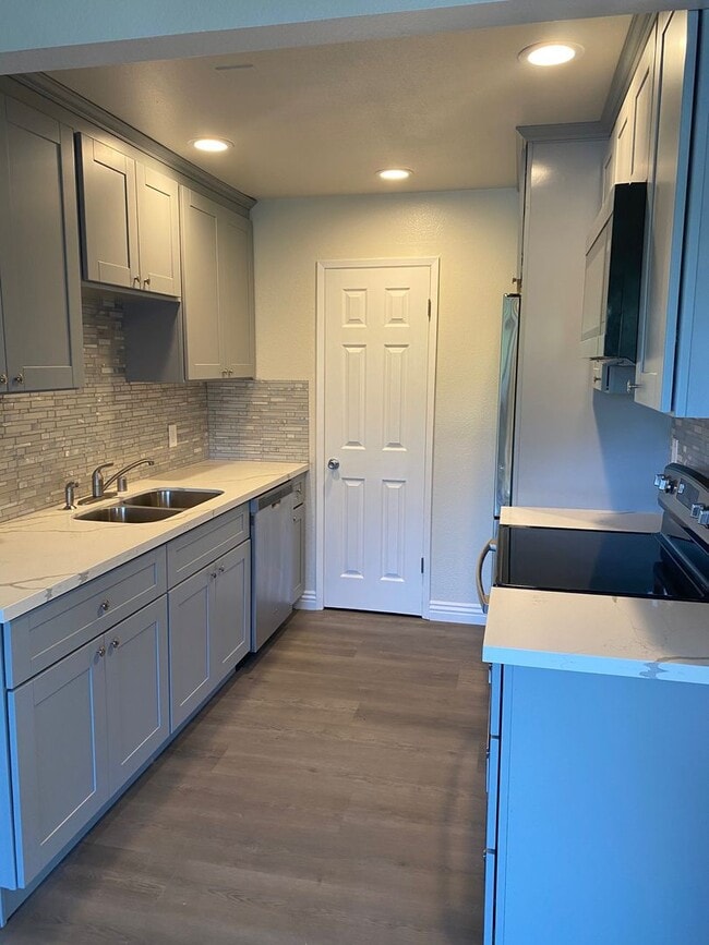 Building Photo - 1 Bed 1 Bath condo in Corona